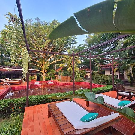 Red Moon Hideaway Hotel เกาะช้าง ภายนอก รูปภาพ