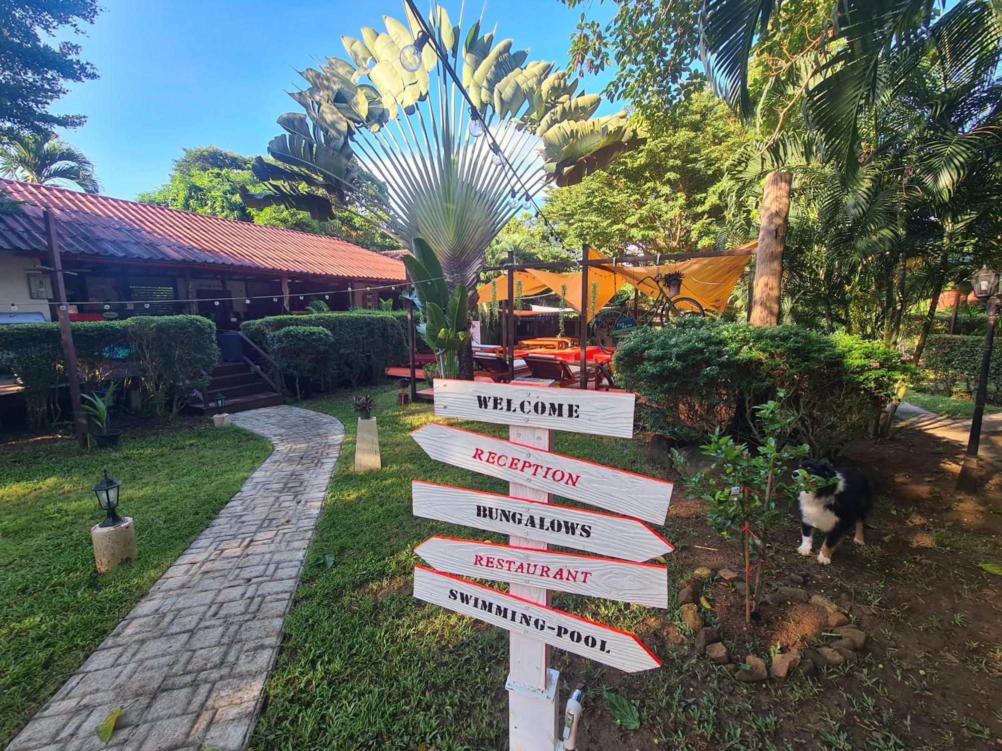 Red Moon Hideaway Hotel เกาะช้าง ภายนอก รูปภาพ