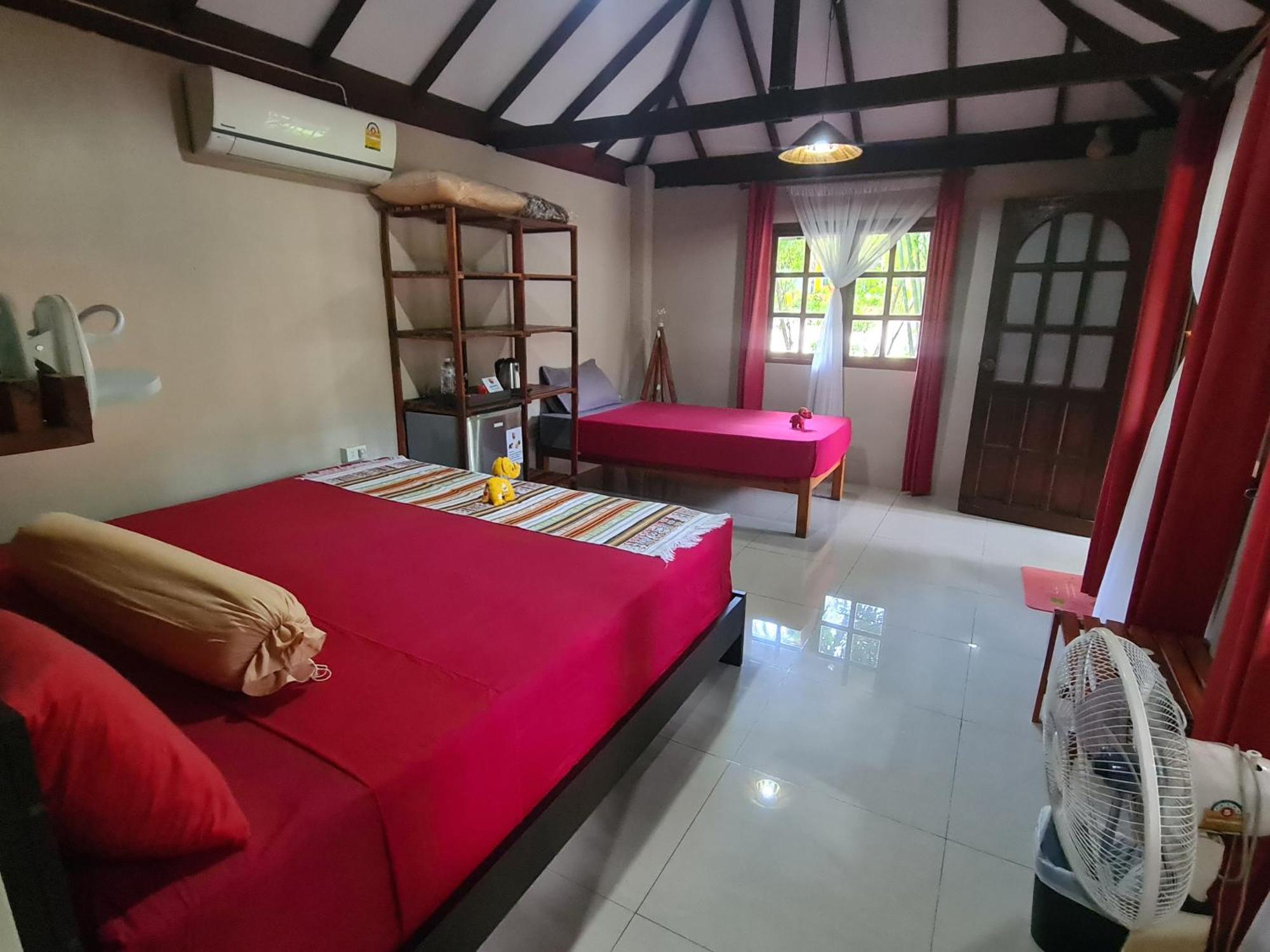 Red Moon Hideaway Hotel เกาะช้าง ภายนอก รูปภาพ