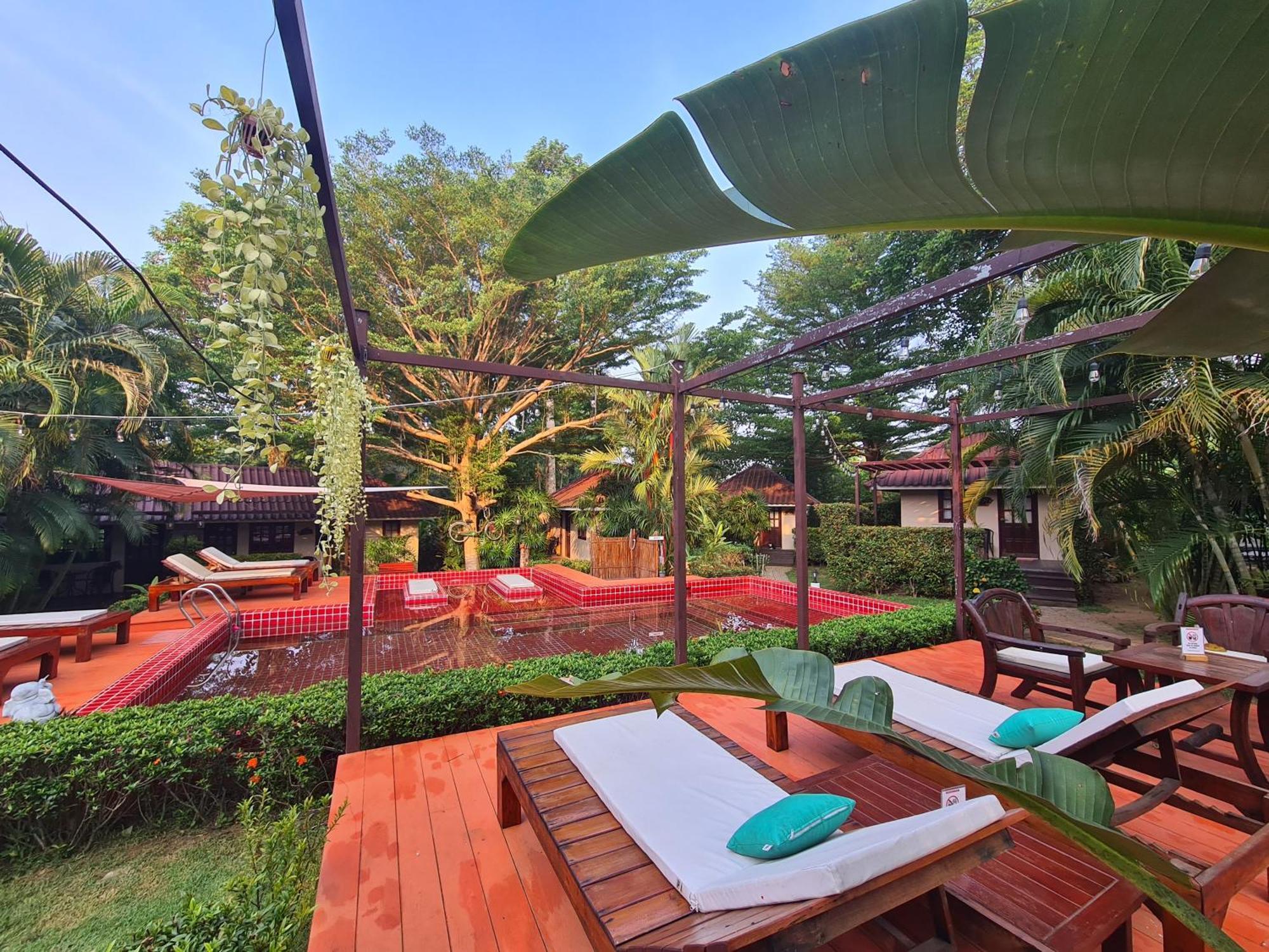 Red Moon Hideaway Hotel เกาะช้าง ภายนอก รูปภาพ
